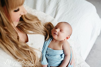 Lifestyle Newborn Photo with Mom